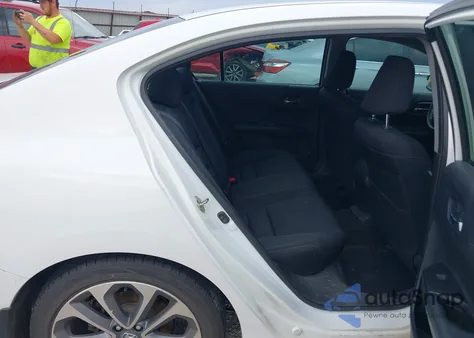 2015 Honda Accord Sport z USA, uszkodzony, nr VIN 1HGCR2F56FA221897